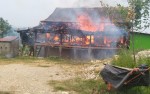 गाउँपालिका अध्यक्ष स्याङतानको घरमा आगलागी हुँदा जलेर नष्ट